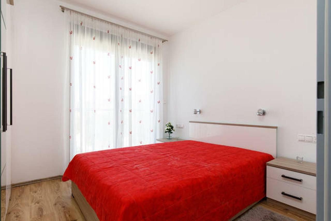 Apartment Ruza - Pool Доньї-Сегет Екстер'єр фото