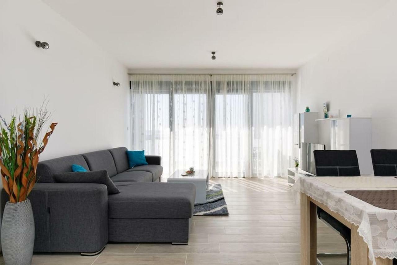 Apartment Ruza - Pool Доньї-Сегет Екстер'єр фото